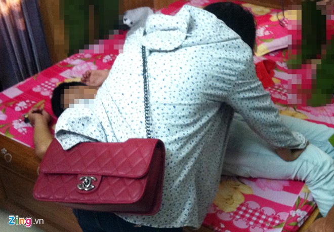 Manh mối tìm nữ sinh giết cán bộ huyện trong nhà nghỉ Manh mối tìm nữ sinh giết cán bộ huyện trong nhà nghỉ