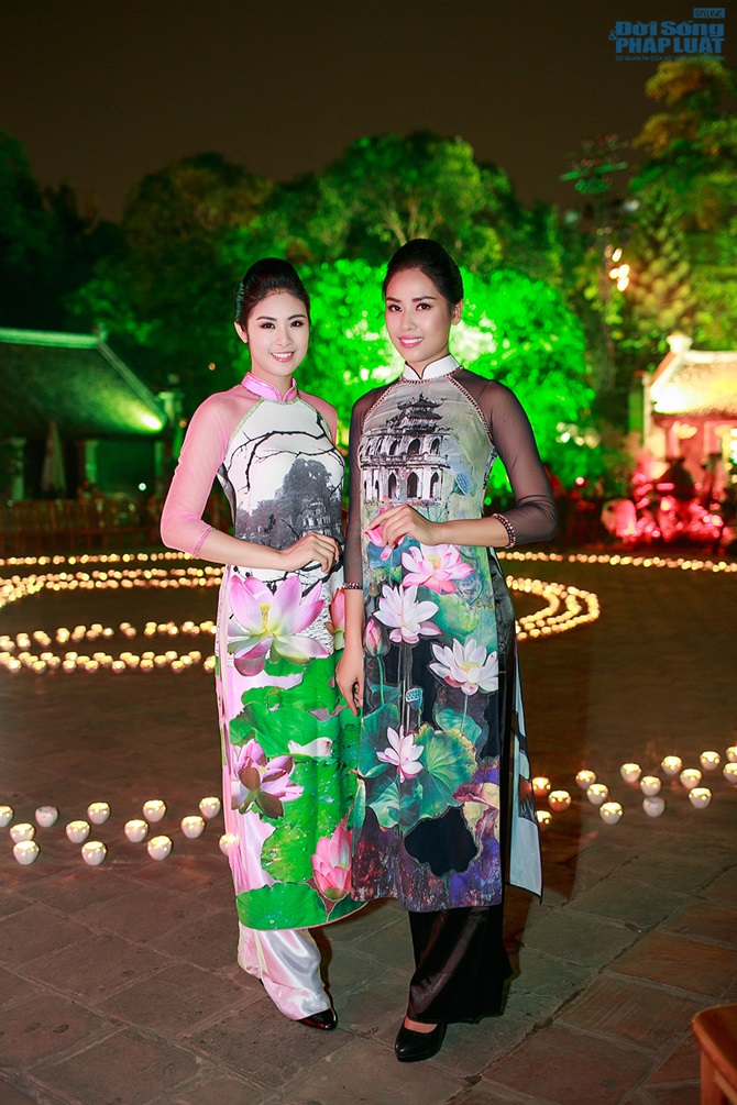 Ngọc Hân duyên dáng trong hai vai trò MC và nhà thiết kế