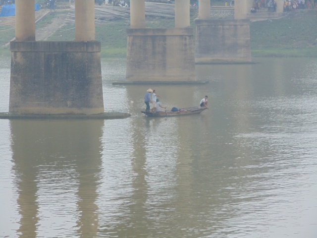 Thanh Hóa: Đã vớt được xác của mẹ con nhảy cầu tự tử