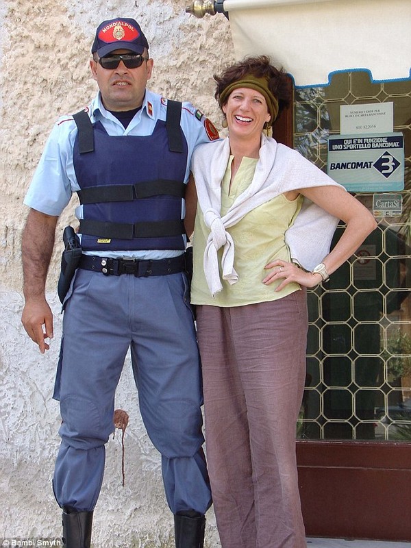 Người phụ nữ 55 tuổi đi 22 nước, hẹn hò 75 người đàn ông