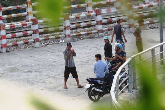 Tiêm chích ma túy dưới chân cầu quay Hải Phòng