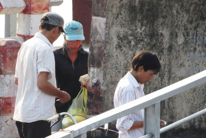 Tiêm chích ma túy dưới chân cầu quay Hải Phòng