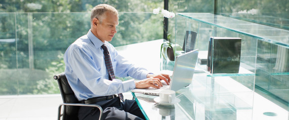 Đột tử vì…thói quen cắn móng tay