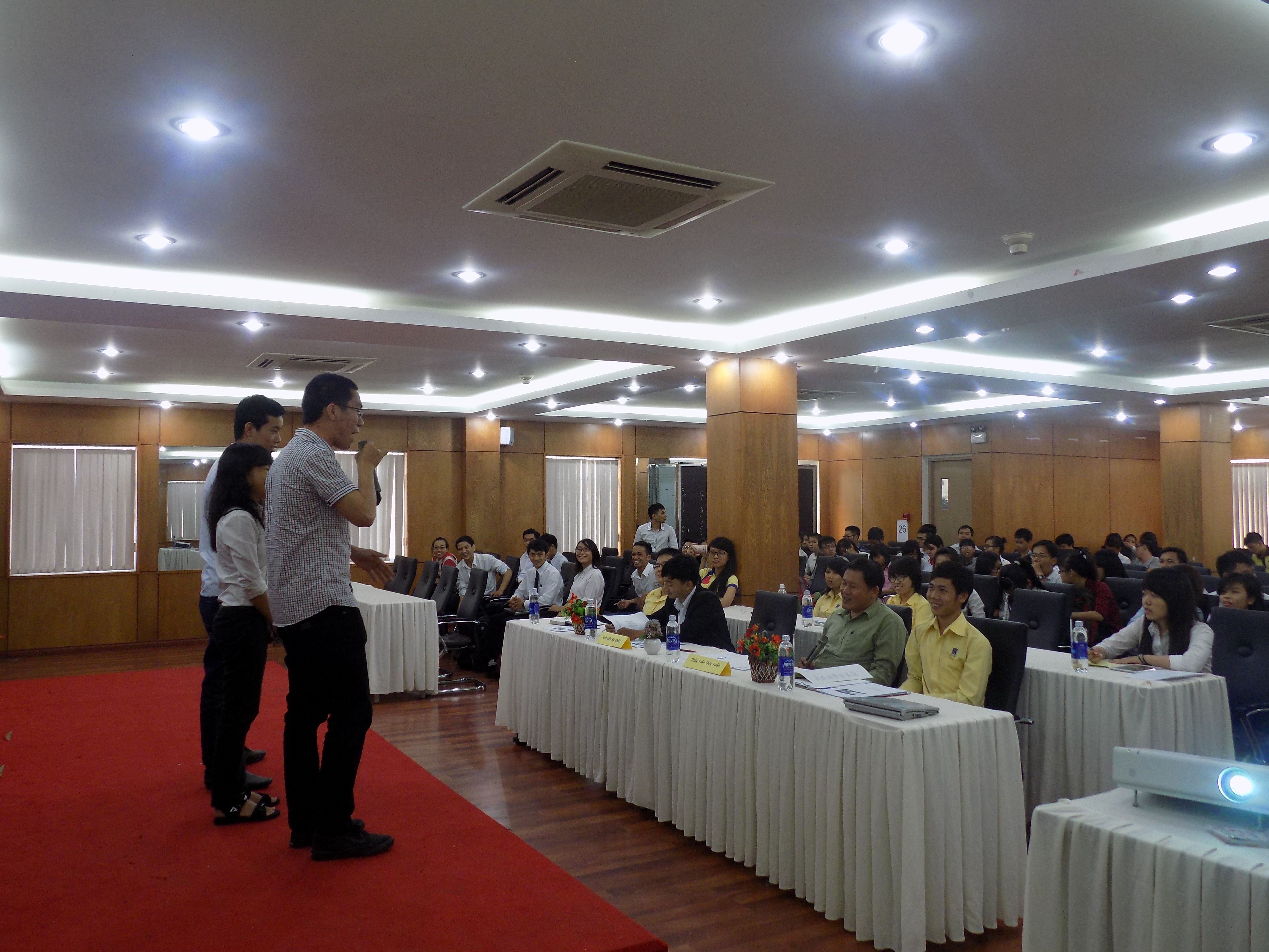 102 thí sinh bước vào vòng 2 cuộc thi Thử tài kinh doanh lần 4