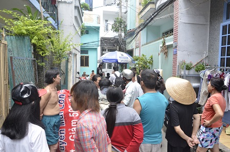 Kinh hoàng chồng sát hại vợ rồi cố giết con ruột trong khách sạn Kinh hoàng chồng sát hại vợ rồi cố giết con ruột trong khách sạn