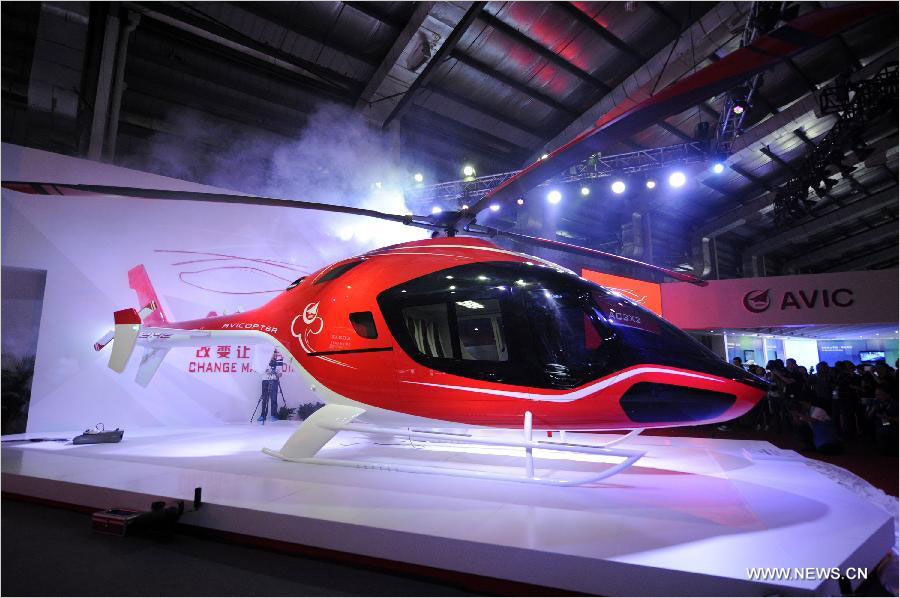 Chiến đấu cơ Su-35 của Nga nhào lộn trong triển lãm quốc tế