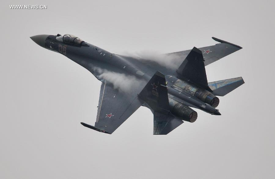Chiến đấu cơ Su-35 của Nga nhào lộn trong triển lãm quốc tế