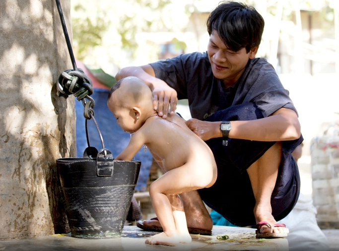 Chùm ảnh cảm động về tình phụ tử