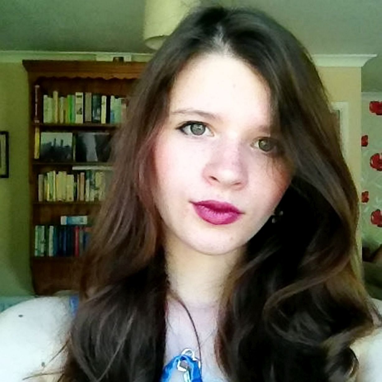 Nữ sinh bị đánh cắp ảnh trên Facebook để quảng cáo web “đen”