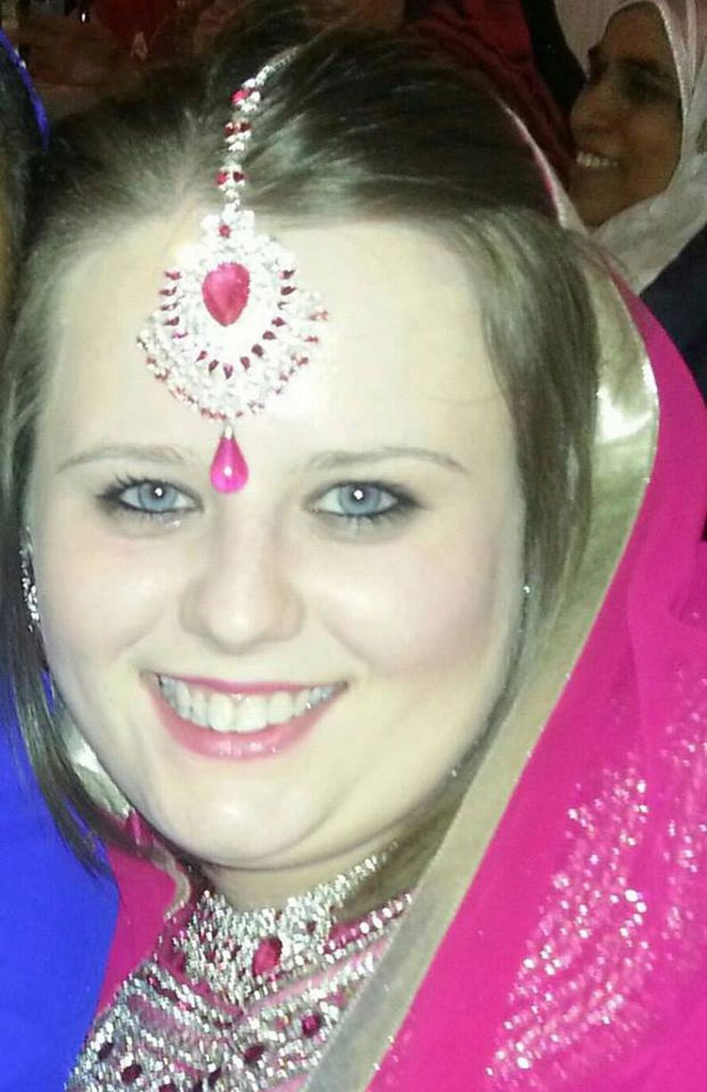 Thiếu nữ bị tạt axit sau khi chia tay tình nhân 80 tuổi Thiếu nữ bị tạt axit sau khi chia tay tình nhân 80 tuổi