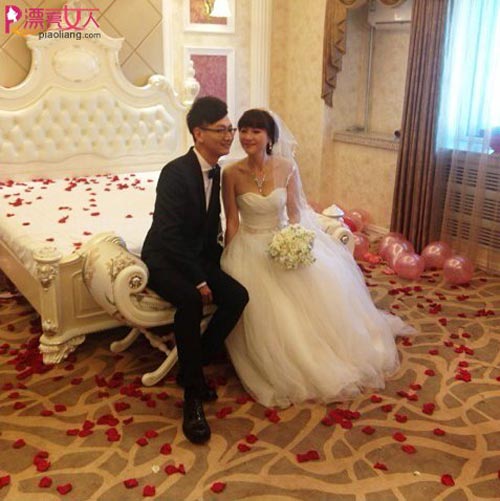 Xôn xao đám cưới của chàng thanh niên với mẹ ruột bạn thân Xôn xao đám cưới của chàng thanh niên với mẹ ruột bạn thân