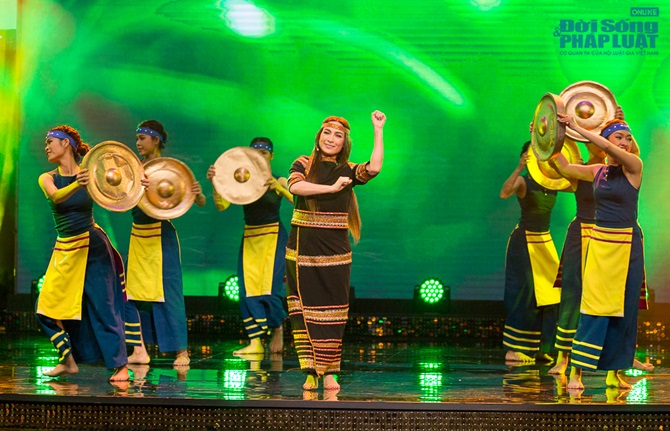 No mắt – đã tai với Vân Sơn 51 “Mùa Thu Tình Yêu – Fall in Love No mắt – đã tai với Vân Sơn 51 “Mùa Thu Tình Yêu – Fall in Love