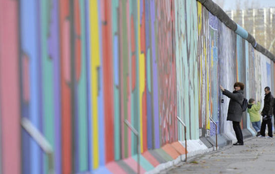 Chùm ảnh toàn cảnh Bức tường Berlin ngày ấy – bây giờ