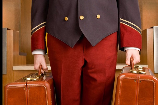 Những điều ít biết về nghề lễ tân khách sạn 5 sao