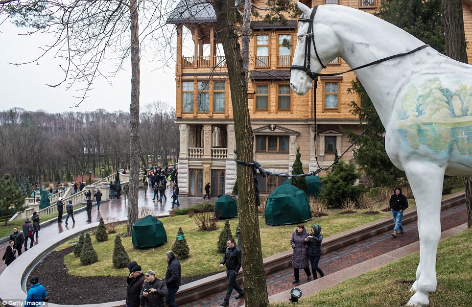 Khám phá dinh thự lộng lẫy của Tổng thống Yanukovych