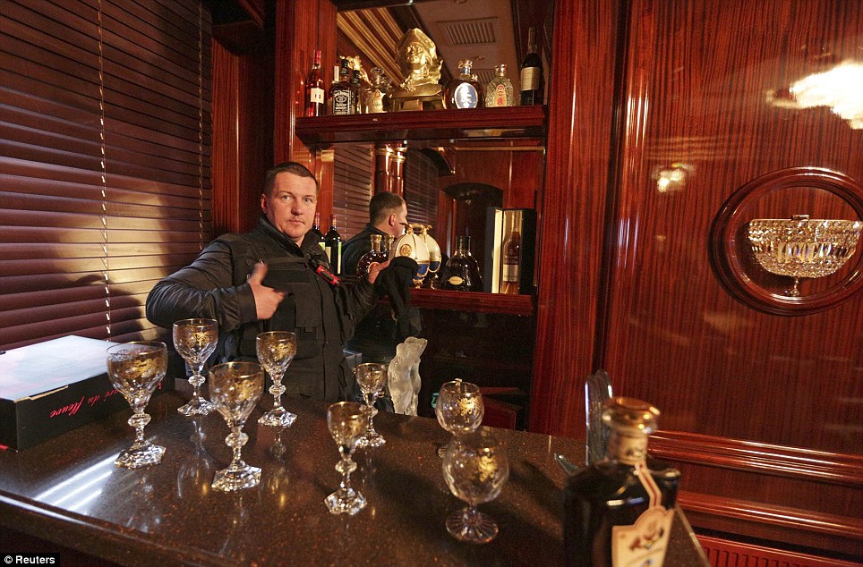 Khám phá dinh thự lộng lẫy của Tổng thống Yanukovych