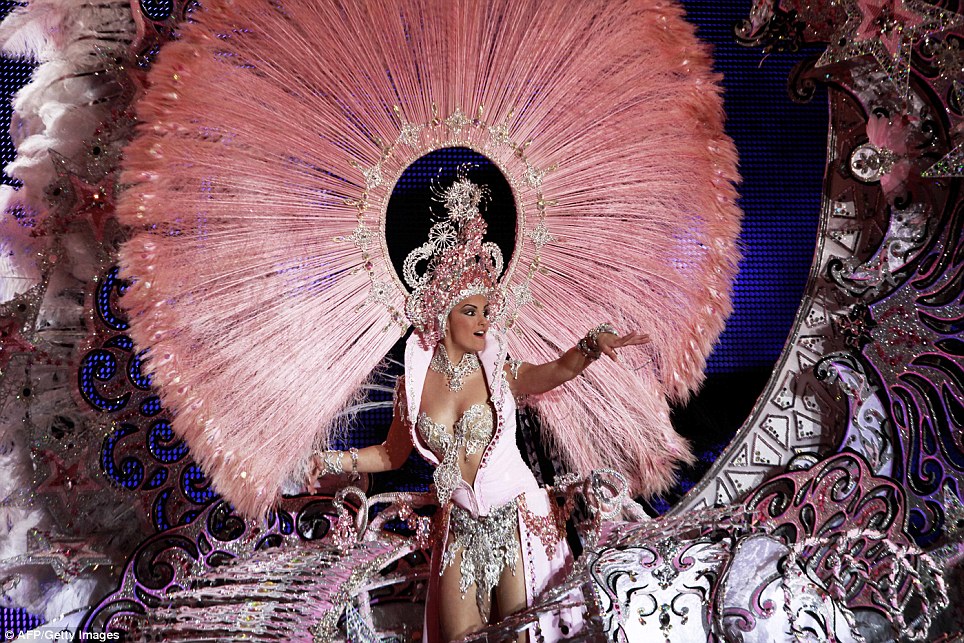 Chiêm ngưỡng những bộ trang phục Carnival đặc sắc nhất thế giới