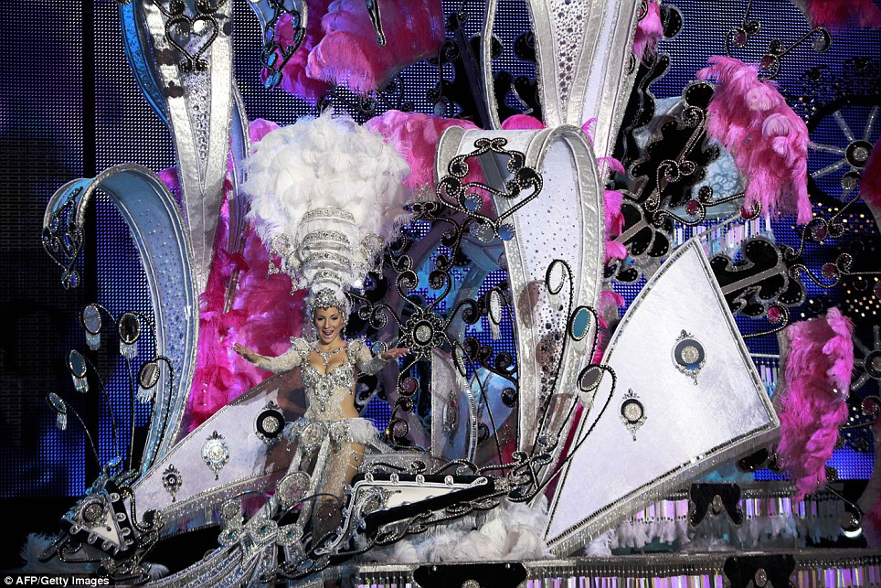 Chiêm ngưỡng những bộ trang phục Carnival đặc sắc nhất thế giới