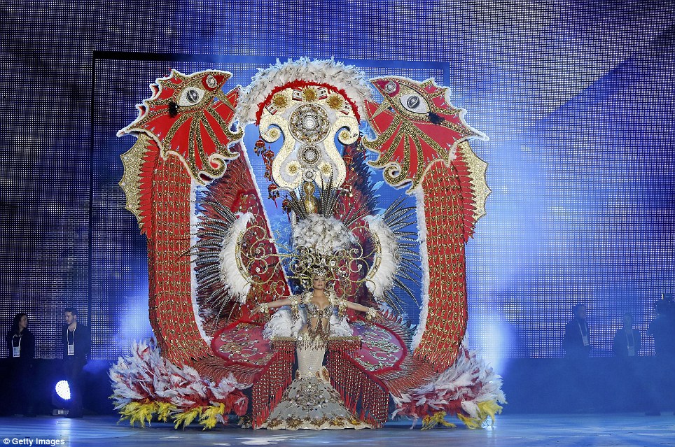 Chiêm ngưỡng những bộ trang phục Carnival đặc sắc nhất thế giới