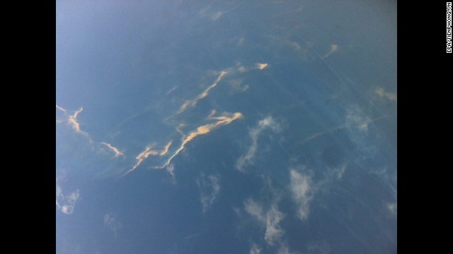 Toàn cảnh tìm kiếm máy bay Malaysia mất tích qua ảnh