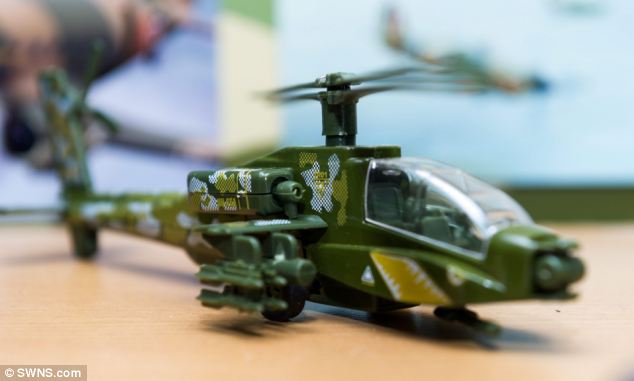 Chiêm ngưỡng bảo tàng quân sự của bé trai 7 tuổi