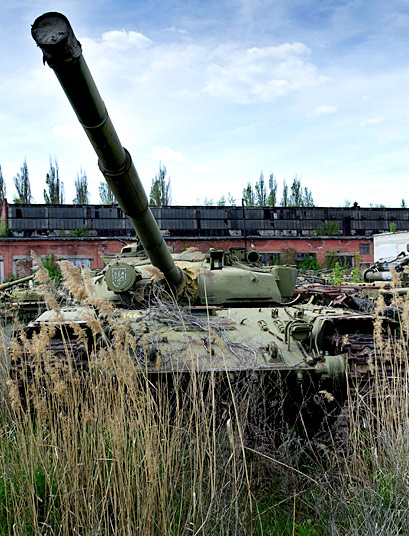 Đột nhập “nghĩa địa” xe tăng khủng ở Ukraine