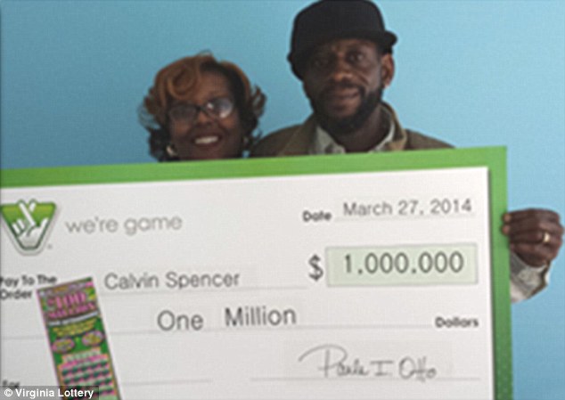 Thành triệu phú nhờ trúng số ba lần trong một tháng