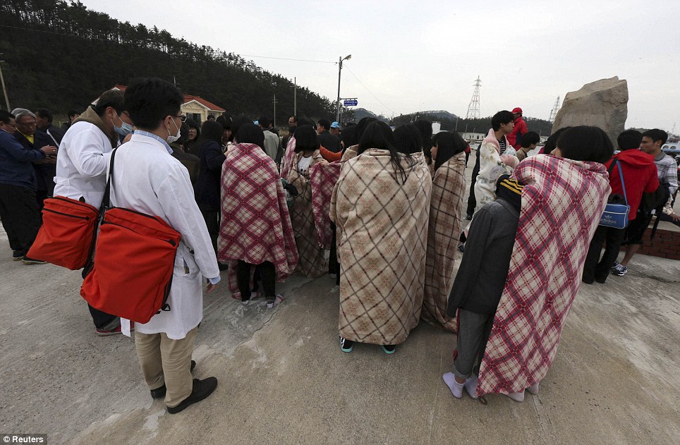 Giây phút chìm tàu Hàn Quốc qua lời kể các nạn nhân