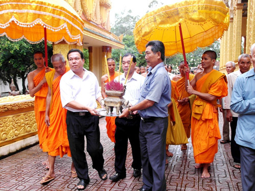 Tuổi thơ cơ cực của đại gia Trầm Bê