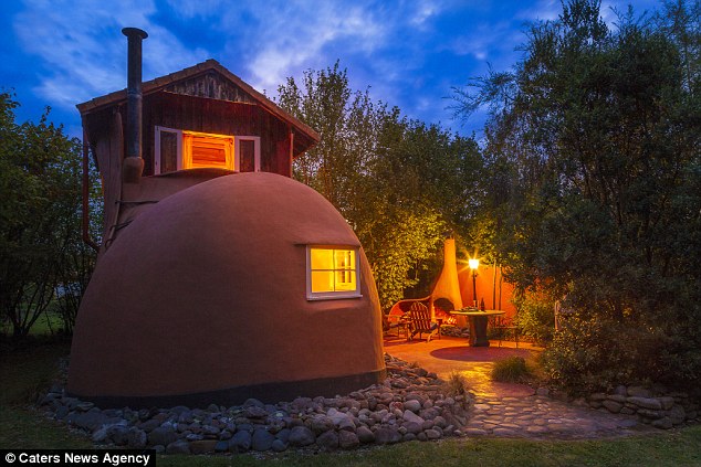 Chiêm ngưỡng ngôi nhà “ủng” độc đáo như trong chuyện cổ tích