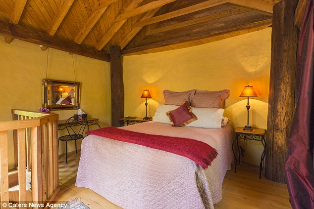 Chiêm ngưỡng ngôi nhà “ủng” độc đáo như trong chuyện cổ tích