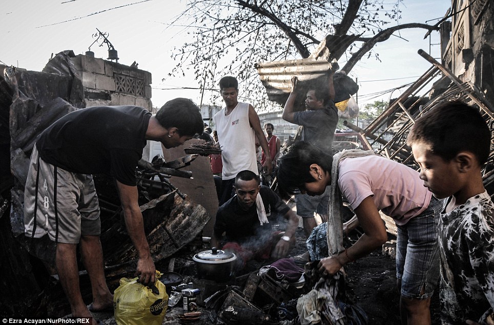 Phillipines: Một ngọn nến thiêu rụi hàng nghìn ngôi nhà