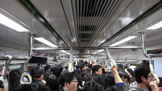 Hiện trường vụ hai tàu điện ngầm đâm nhau ở Hàn Quốc