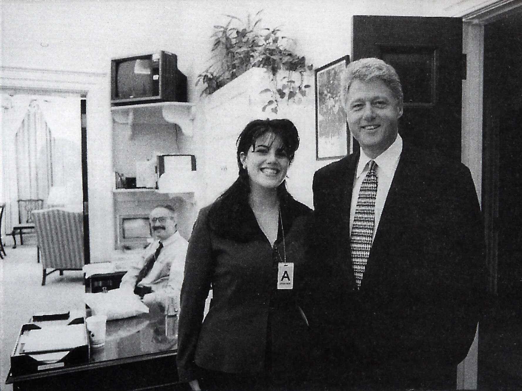 Lewinsky tiết lộ chuyện ngoại tình với Bill Clinton