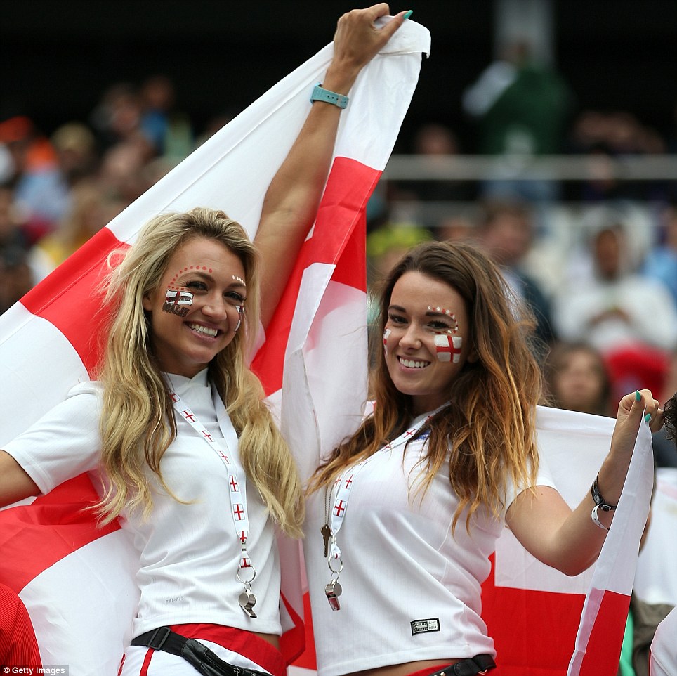 Những “bóng hồng” quyến rũ cuồng nhiệt World Cup 2014