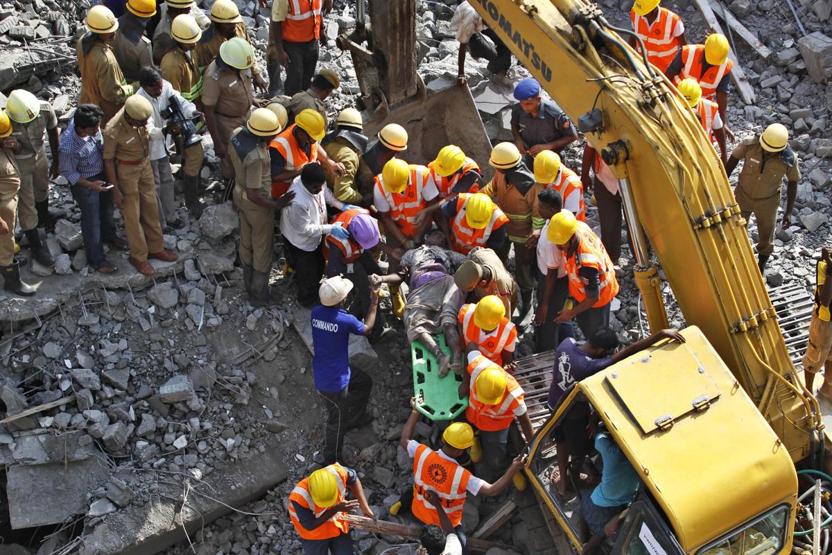 Hiện trường vụ sập nhà 11 tầng ở Ấn Độ, 11 người chết Hiện trường vụ sập nhà 11 tầng ở Ấn Độ, 11 người chết
