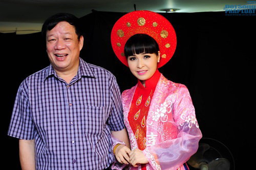 Trang Nhung nhận lời cầu hôn vào ngày chồng bị tuyên án