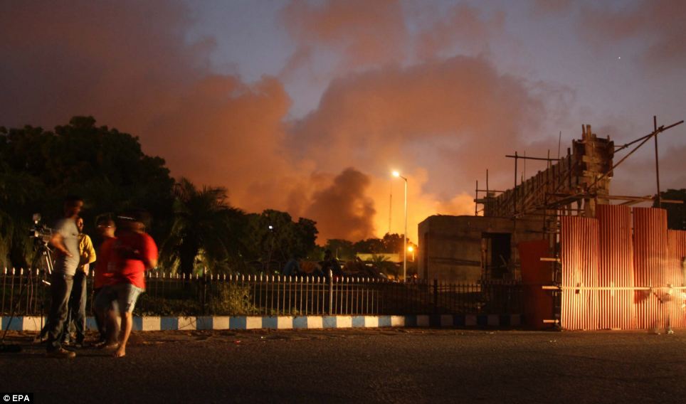 Hiện trường vụ tấn công đẫm máu tại sân bay lớn nhất Pakistan Hiện trường vụ tấn công đẫm máu tại sân bay lớn nhất Pakistan