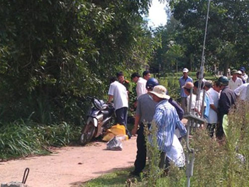 Hàng trăm người dân vây đánh “cẩu tặc” bất tỉnh