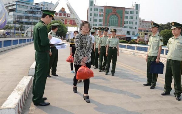 Ký ức 1.000 ngày làm nô lệ tình dục của thiếu nữ 16 tuổi Ký ức 1.000 ngày làm nô lệ tình dục của thiếu nữ 16 tuổi