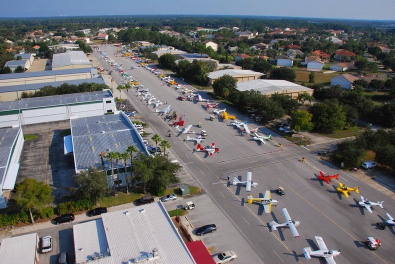 Khám phá thị trấn người dân đi làm bằng…máy bay