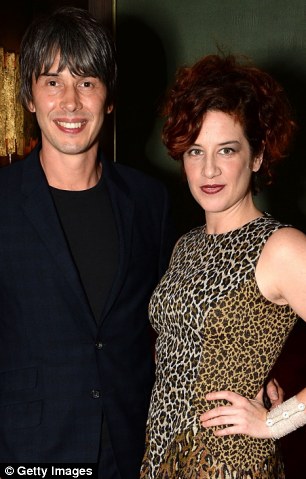 Trộm “chạy mất dép” vì nữ chủ nhà biết quyền anh