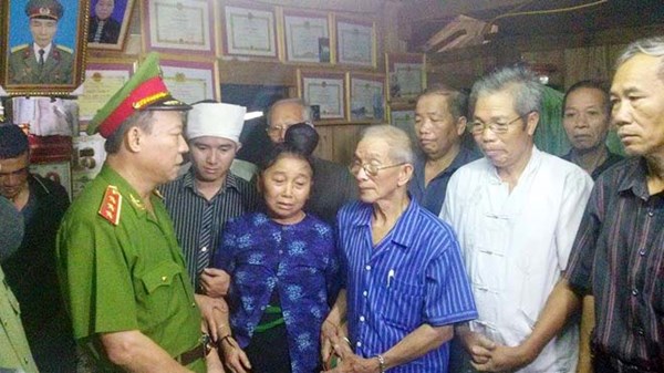 Thiếu úy công an kể phút đấu súng với 25 tội phạm ma túy