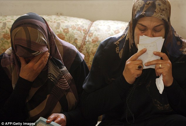 Hình ảnh hiện trường và nạn nhân vụ rơi máy bay Algeria