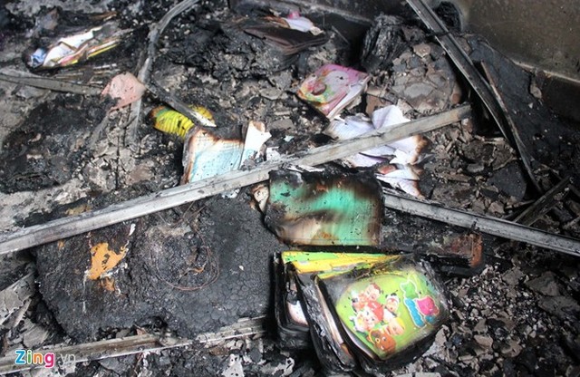 Phá cửa cứu bé trai 7 tuổi đang gào khóc trong ngôi nhà cháy