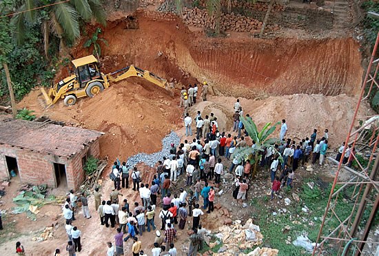 Lở đất khủng khiếp tại Ấn Độ, ít nhất 150 người bị vùi lấp