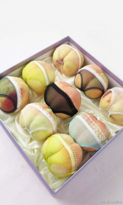 Choáng với những quả đào “sexy” ở Trung Quốc