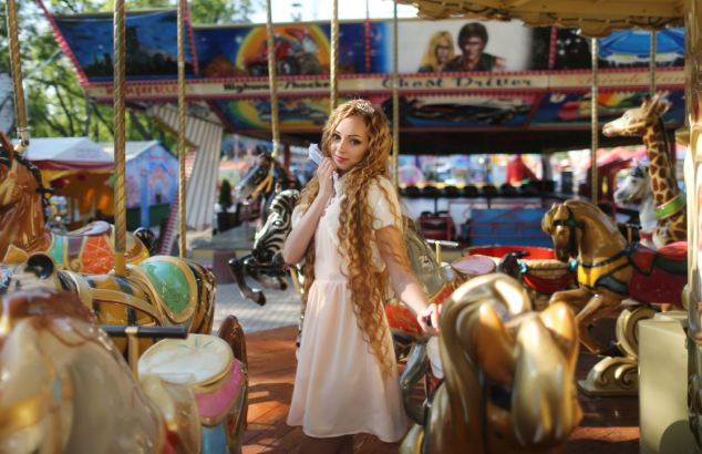 Lại xuất hiện búp bê Barbie đời thực xinh như thiên thần