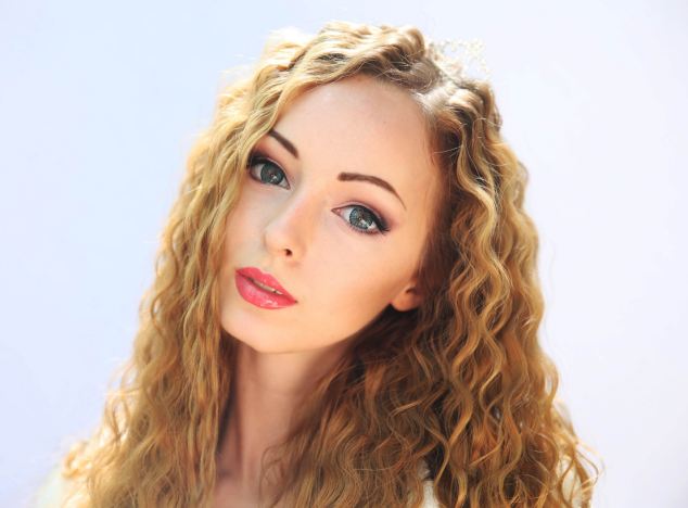 Lại xuất hiện búp bê Barbie đời thực xinh như thiên thần