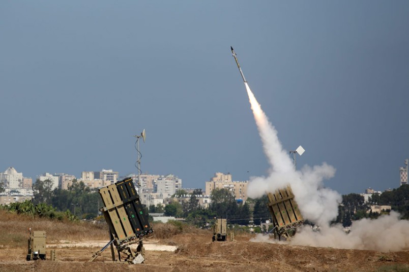 Quân đội Israel không kích Dải Gaza